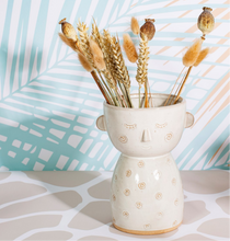 Load image into Gallery viewer, Twirled Face Vase
