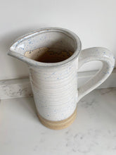 Load image into Gallery viewer, Fleck Country Jug
