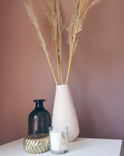 Load image into Gallery viewer, Dried Pampas Grass
