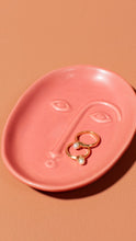 Load image into Gallery viewer, Face Dish Pink
