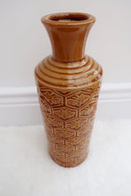 Load image into Gallery viewer, Bee Medium Vase
